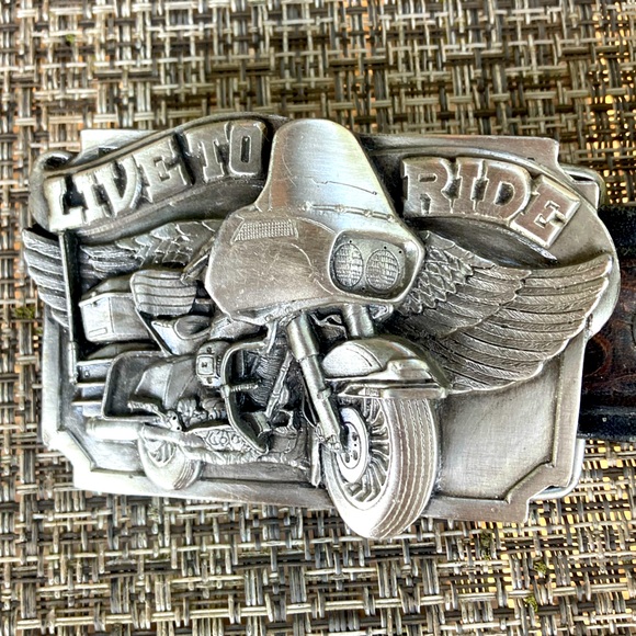 Siskiyou Buckle Co. Inc. “Live to Ride” Motorcycle Belt Buckle - Picture 1 of 3